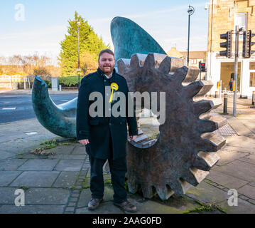 Loanhead, Midlothian, Schottland, Vereinigtes Königreich: 2019 Bundestagswahlkampf. SNP delegieren Leader Keith Brown MSP & Owen Thomson, SNP Kandidat Kundenwerbung Stockfoto