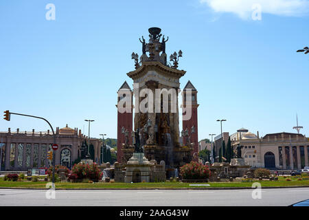 Die Plaza de Espana mit den Torres Venecianes in Barcelona Stockfoto