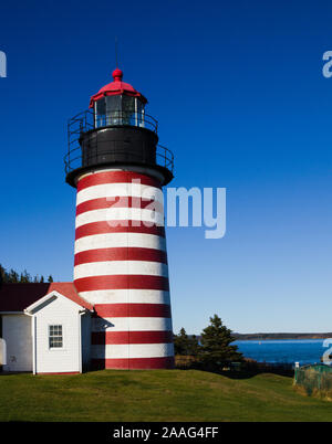 Leuchtturm an der West Quoddy Head, Maine. Östlichste Ort in den USA Stockfoto