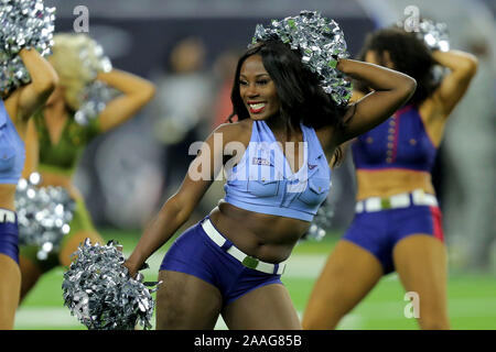 Houston, Texas, USA. Nov, 2019 21. Ein Houston Texans Cheerleader führt vor der NFL regular season Spiel zwischen den Houston Texans und die Indianapolis Colts an NRG Stadion in Houston, TX am 21. November 2019. Credit: Erik Williams/ZUMA Draht/Alamy leben Nachrichten Stockfoto