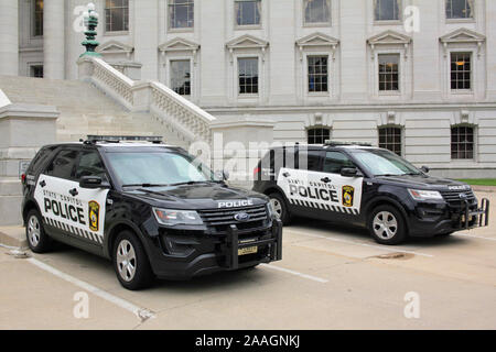 State Capitol Polizei Fahrzeuge ourside die Wisconsin State Capitol Building, Madison, Wisconsin, USA Stockfoto