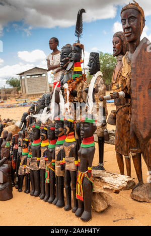 Äthiopien, South Omo, Turmi, Wochenmarkt, touristische souvenir Abschaltdruck Stockfoto