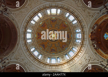 Blick in die Kuppel, Berliner Dom, Berlin, Deutschland Stockfoto