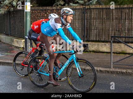 Meudon, Frankreich - 4. März, 2018: Der französische Radfahrer Mikael Cherel vom Team AG2R La Mondiale reiten bei Paris-nizza 2018. Stockfoto