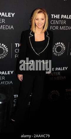 Beverly Hills, Kalifornien, USA, 21. November 2019 Schauspielerin Lisa Kudrow besucht die Paley Center für Medien von Paley Ehrungen: Eine besondere Hommage an das Fernsehen Comedy Legenden am 21. November 2019 im Beverly Wilshire Hotel in Beverly Hills, Kalifornien, USA. Foto von Barry King/Alamy leben Nachrichten Stockfoto