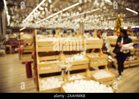 Abstract blur Bild der Shopping Mall auf Weihnachten Zeit für Hintergrund. Vintage tone Stockfoto