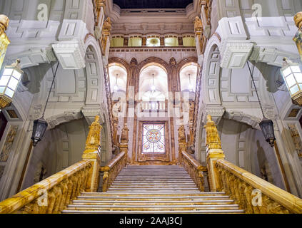 Madrid, Spanien - 19. November 2019. Die große Treppe des Naval Museum in Madrid. Spanien. Stockfoto