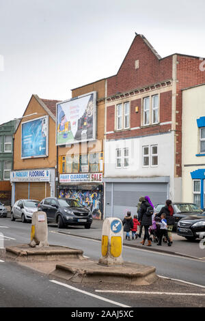 Stapleton Straße in Bristol, die einige Leute als die schlimmsten in Großbritannien einschließlich des Ministers Sajid Javid, die dort als Kind gelebt haben gekennzeichnet Stockfoto