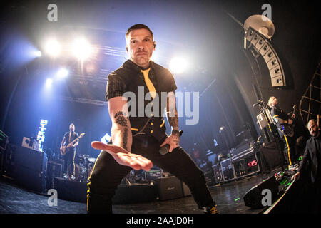 Oslo, Norwegen. 17., November 2019. Die amerikanische Hard Rock Band Shinedown führt ein Live Konzert in Sentrum Scene in Oslo. Hier Sänger Brent Smith gesehen wird live auf der Bühne. (Foto: Gonzales Foto - Terje Dokken). Stockfoto