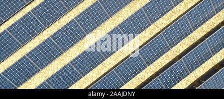 Photovoltaik power station, Luftaufnahme. Stockfoto