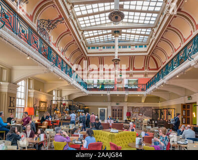 Die Edwardianische Teestuben am Birmingham Museum & Art Gallery, Birmingham, West Midlands, England, Großbritannien Stockfoto