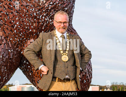 Enthüllung der Bär Skulptur Leben von John Muir, von Bildhauer Andy Scott Feiern tragen Provost Kette, Dunbar, East Lothian, Schottland, Großbritannien Stockfoto