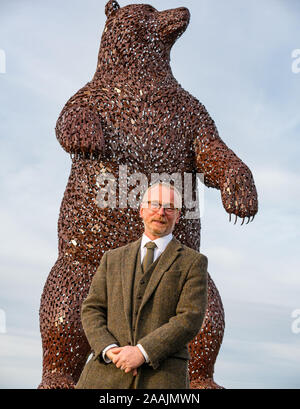 Enthüllung der Bär Skulptur Leben von John Muir von schottischen Bildhauer Andy Scott, Dunbar, East Lothian, Schottland, Großbritannien zu feiern. Stockfoto