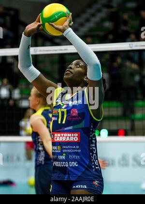 Treviso, Italien. 19 Nov, 2019. Miriam sylla (conegliano) während Carraro Imoco Conegliano vs Vasas Obuda Budapest, Volleyball Champions League Frauen in Treviso, Italien, 19. November 2019 Credit: Unabhängige Fotoagentur/Alamy leben Nachrichten Stockfoto