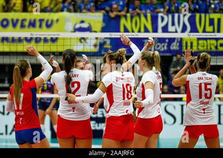 Treviso, Italien. 19 Nov, 2019. vasas obuda Budapest während Carraro Imoco Conegliano vs Vasas Obuda Budapest, Volleyball Champions League Frauen in Treviso, Italien, 19. November 2019 Credit: Unabhängige Fotoagentur/Alamy leben Nachrichten Stockfoto