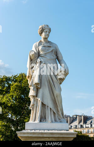 La Comedie Statue von Julien Roux in Paris auf den Jardin des Tuileries, einem öffentlichen Garten zwischen dem Louvre und dem Place de la Concorde entfernt Stockfoto