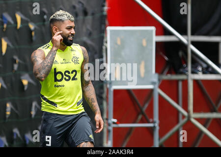 FLAMENGO AUSBILDUNG, Lima, Peru - 22. NOVEMBER: Gabriel während der Ausbildung in La Videna in Vorbereitung auf die Fußball-Match am 23.November zwischen Flamengo von Brasilien und River Plate in Argentinien für die 2019 CONMEBOL Copa Libertadores Finale in monumentalen Stadion 'U' in Lima, Peru (Foto von Ricardo Moreira/World Press Photo) Stockfoto