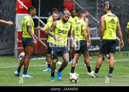 FLAMENGO AUSBILDUNG, Lima, Peru - 22. NOVEMBER: Gabriel während der Ausbildung in La Videna in Vorbereitung auf die Fußball-Match am 23.November zwischen Flamengo von Brasilien und River Plate in Argentinien für die 2019 CONMEBOL Copa Libertadores Finale in monumentalen Stadion 'U' in Lima, Peru (Foto von Ricardo Moreira/World Press Photo) Stockfoto