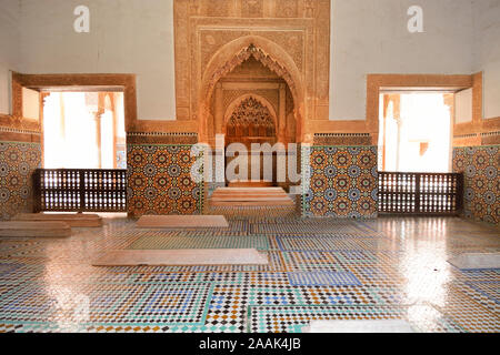 Die Saadian-Gräber aus dem 16. Jahrhundert sind die letzte Ruhestätte von etwa sechzig Mitgliedern der Saadi-Dynastie. Marrakesch, Marokko Stockfoto