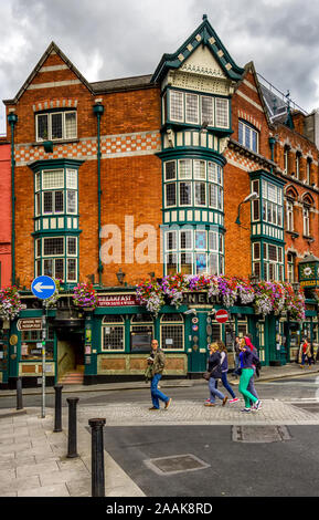 O'Neills Irish Pub Fassade. O'Neill ist eines der bekanntesten und historischen Dublins Pubs. Stockfoto