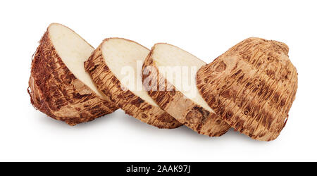 Frische taro root auf weißem Hintergrund. Stockfoto