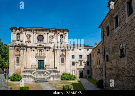 Das Benediktinerkloster San Julian de Samos, in den Camino de Santiago, in Samos, Lugo, Galicia entfernt Stockfoto