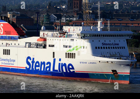 Fähre in Birkenhead, Liverpool, England, Vereinigtes Königreich Stockfoto