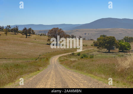 Welaregang Straße zwischen Welaregang und Tooma in New South Wales, Australien Stockfoto