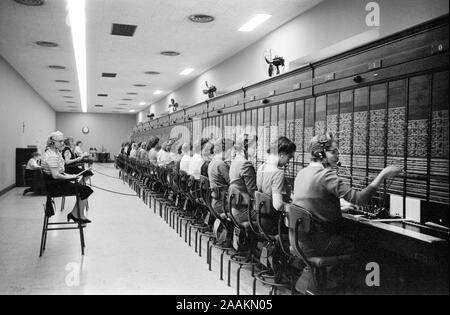 Gruppe von Frauen, die in der U.S. Capitol Switchboard, Washington, D.C., USA, Foto: Marion S. Trikosko, Januar 1959 Stockfoto