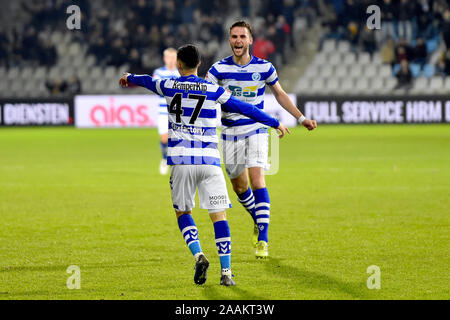 Doetinchem, Niederlande. 22 Nov, 2019. DOETINCHEM, De Vijverberg, 22-11-2019, Fußball, Niederländische Keuken Kampioen Divisie, De Graafschap-Jong PSV, De Graafschap Spieler Mohamed Hamdaoui nach dem Scoring 3-1 während des Spiels De Graafschap-Jong PSV Credit: Pro Schüsse/Alamy leben Nachrichten Stockfoto