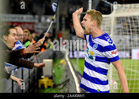 Doetinchem, Niederlande. 22 Nov, 2019. DOETINCHEM, De Vijverberg, 22-11-2019, Fußball, Niederländische Keuken Kampioen Divisie, De Graafschap-Jong PSV, De Graafschap player Stef Nijland nach dem Scoring 4-1 während des Spiels De Graafschap-Jong PSV Credit: Pro Schüsse/Alamy leben Nachrichten Stockfoto