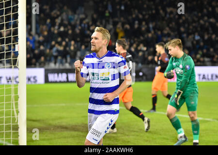 Doetinchem, Niederlande. 22 Nov, 2019. DOETINCHEM, De Vijverberg, 22-11-2019, Fußball, Niederländische Keuken Kampioen Divisie, De Graafschap-Jong PSV, De Graafschap player Stef Nijland nach dem Scoring 4-1 während des Spiels De Graafschap-Jong PSV Credit: Pro Schüsse/Alamy leben Nachrichten Stockfoto