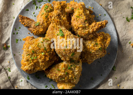 Hausgemachte Ofen gebacken Fried Chicken bereit zu Essen Stockfoto