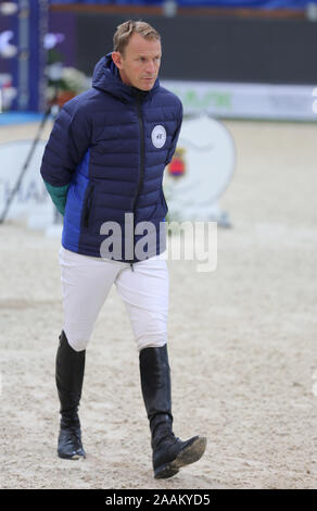 VERONA, Italien - 09.November: Peder Fredricson für Schweden an der Franco Tucci Fall konkurrieren während der longines FEI Jumping Wm 2019 in Verona Stockfoto