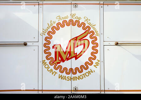 Logo auf der M5-Lok der Mt Washington Cog Railroad. Stockfoto