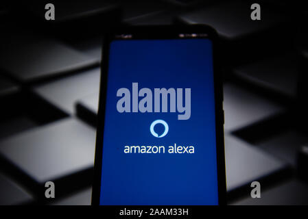 In diesem Foto Illustration ein Amazon Alexa app gesehen auf dem Smartphone angezeigt. Stockfoto