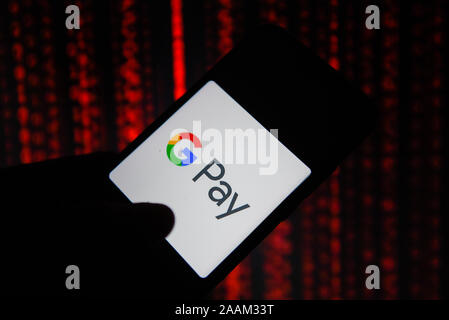 In diesem Foto, Bild a Google Bezahlung Logo auf einem Smartphone gesehen angezeigt. Stockfoto