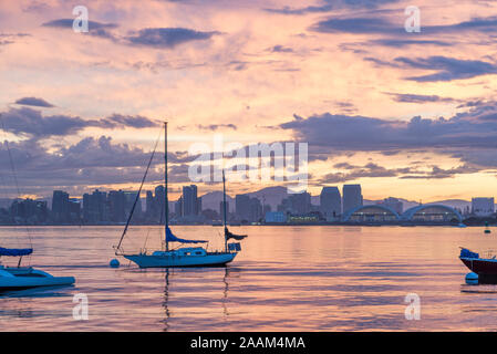 November Sonnenaufgang am Hafen von San Diego. Kalifornien, USA. Stockfoto