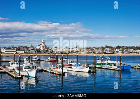 Kleine Boote in Provincetown Marina, McMillan Warf, Provincetown, Cape Cod, Massachusetts, USA. Stockfoto