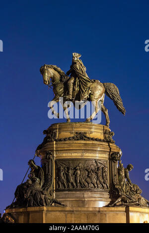 Washington Monument Bildhauerei an Eakins Oval, Philadelphia, Pennsylvania, USA Stockfoto