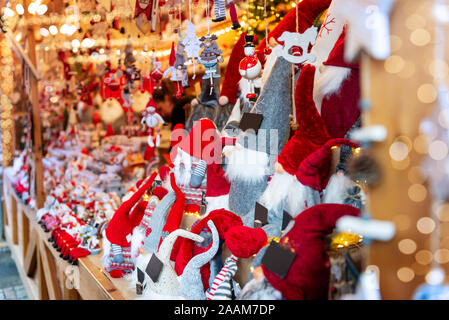 Weihnachtsmarkt 2019 in der Nähe von Town Hall auf Albert Square in Manchester, Großbritannien Stockfoto
