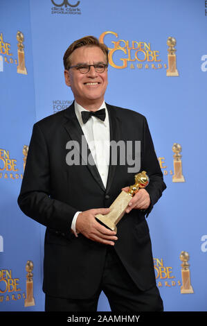 LOS ANGELES, Ca - 10. JANUAR 2016: Aaron Sorkin auf dem 73. jährlichen Golden Globe Awards im Beverly Hilton Hotel. © 2016 Paul Smith/Featureflash Stockfoto