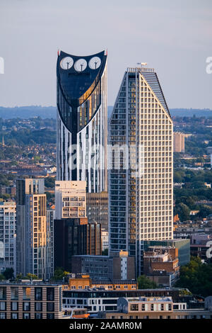 Die Schichten und zwei 50 Ein Gebäude in Elephant und Castle, Kennzeichnung einen Zeitraum der Regeneration in der Gegend. Stockfoto