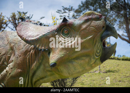 SUCRE, Bolivien - 16. Oktober 2019: Echte Größe Dinosaurier, Kreidezeit Park Cal Orcko Stockfoto