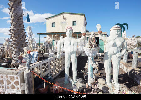 Garten kunst Statuen, dunklen Punkt der Horror moderne Kunst, Villa de Teguise, Lanzarote, Spanien Stockfoto