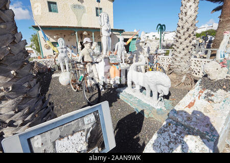 Garten kunst Statuen, dunklen Punkt der Horror moderne Kunst, Villa de Teguise, Lanzarote, Spanien Stockfoto