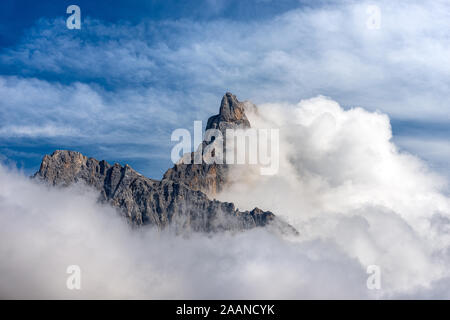 Peak genannt Cimon della Pala (3186 m), Pale di San Martino, Dolomiten in den italienischen Alpen, UNESCO-Weltkulturerbe im Trentino Alto Adige, Italien Stockfoto