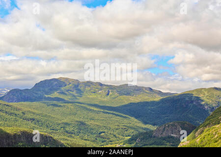 Spektakuläre Landschaft mit Bergen und Tälern im schönen Hemsedal, Buskerud, Norwegen. Stockfoto