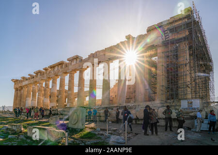5 Nov 2019 - Athen, Griechenland. Der Parthenon bei Sonnenaufgang. Ehemalige Tempel auf der Athener Akropolis, der der Göttin Athene geweiht. Stockfoto