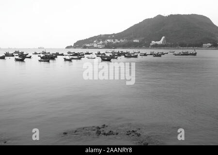 Der Strand und das Big Mountain in Vung Tau, Vietnam Stockfoto